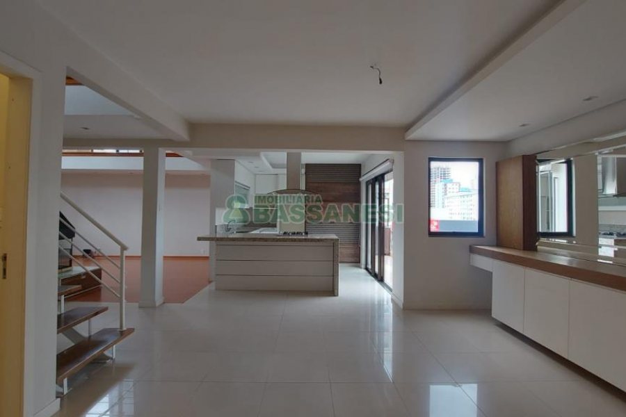 Casa com 300m², 3 dormitórios, no bairro Nossa Senhora de Lourdes em Caxias do Sul para Alugar