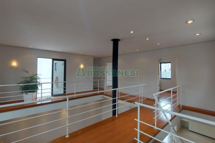 Casa com 300m², 3 dormitórios, no bairro Nossa Senhora de Lourdes em Caxias do Sul para Alugar