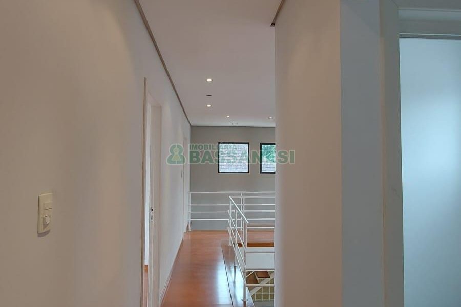 Casa com 300m², 3 dormitórios, no bairro Nossa Senhora de Lourdes em Caxias do Sul para Alugar