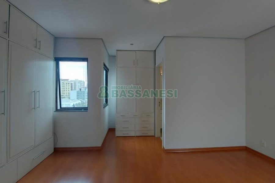 Casa com 300m², 3 dormitórios, no bairro Nossa Senhora de Lourdes em Caxias do Sul para Alugar