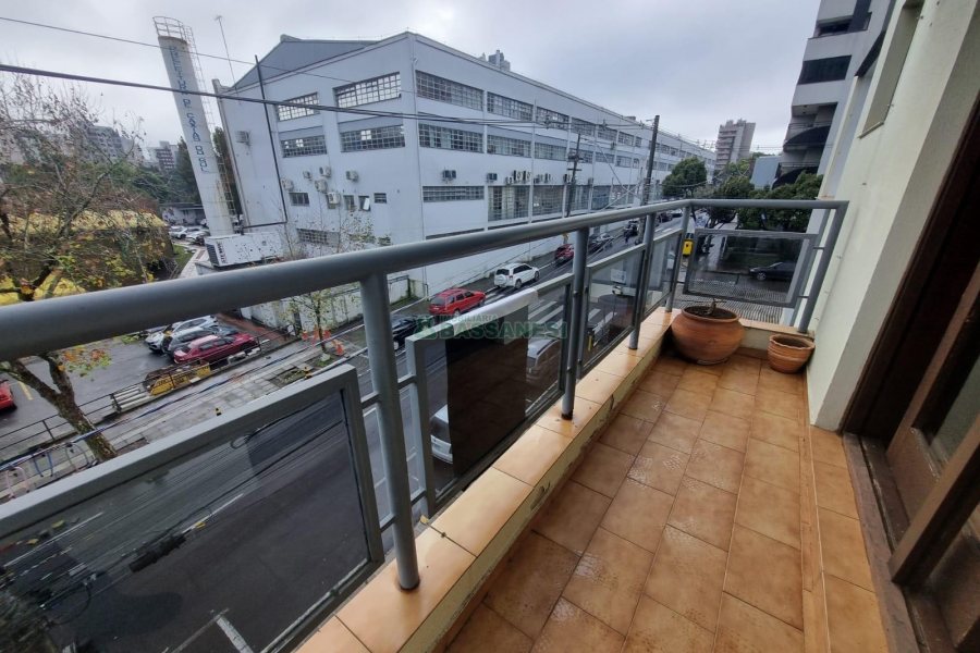 Apto Mobiliado com 80m², 2 dormitórios, 1 vaga, no bairro Centro em Caxias do Sul para Alugar