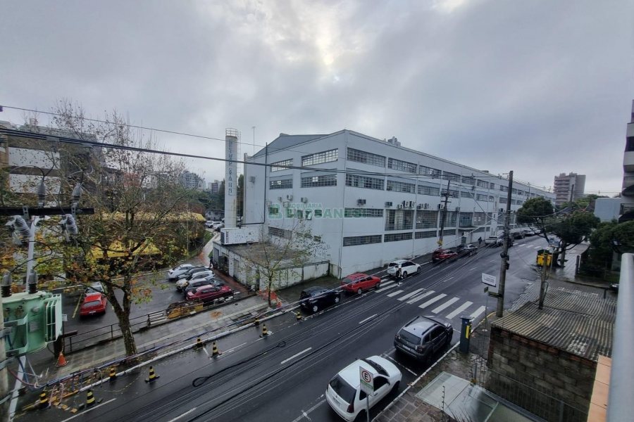 Apto Mobiliado com 80m², 2 dormitórios, 1 vaga, no bairro Centro em Caxias do Sul para Alugar