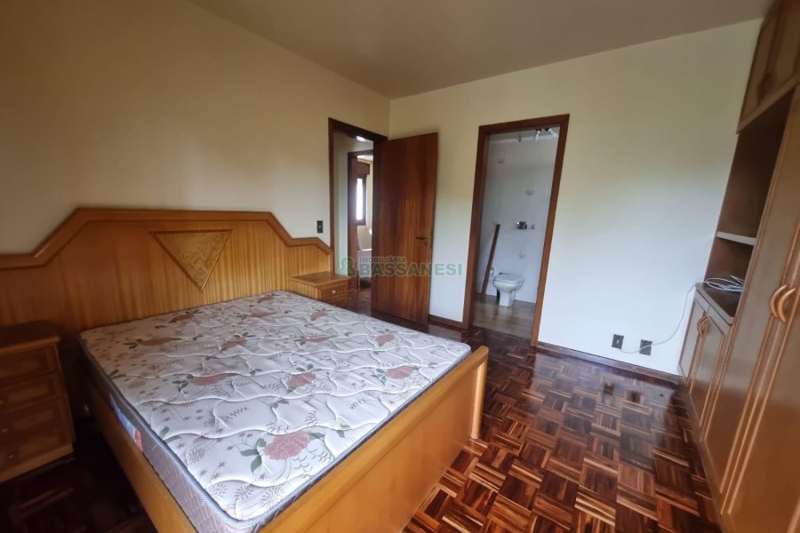 Apto Mobiliado com 80m², 2 dormitórios, 1 vaga, no bairro Centro em Caxias do Sul para Alugar