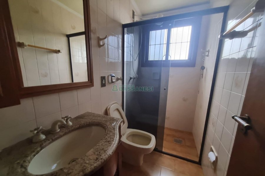 Apto Mobiliado com 80m², 2 dormitórios, 1 vaga, no bairro Centro em Caxias do Sul para Alugar