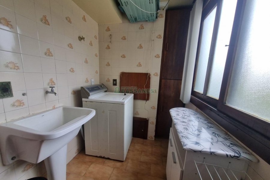 Apto Mobiliado com 80m², 2 dormitórios, 1 vaga, no bairro Centro em Caxias do Sul para Alugar