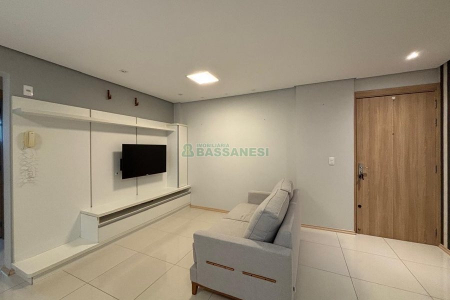 Apto Mobiliado com 72m², 2 dormitórios, 2 vagas, no bairro Vinhedos em Caxias do Sul para Alugar