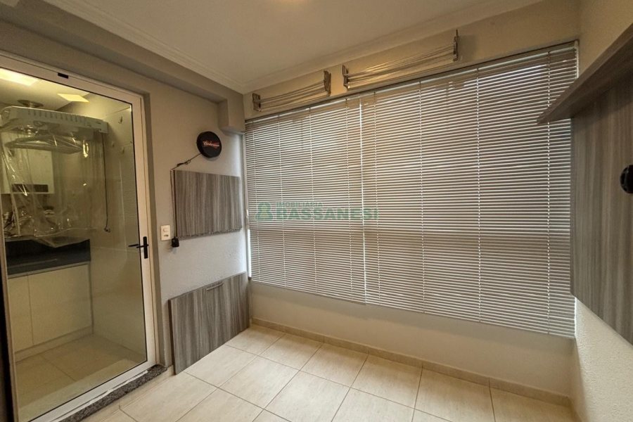 Apto Mobiliado com 72m², 2 dormitórios, 2 vagas, no bairro Vinhedos em Caxias do Sul para Alugar