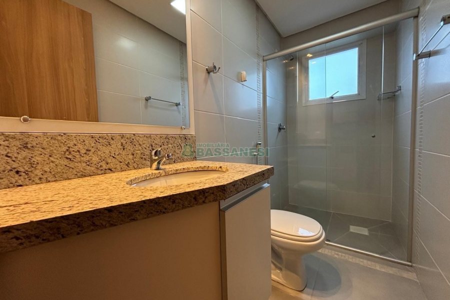 Apto Mobiliado com 72m², 2 dormitórios, 2 vagas, no bairro Vinhedos em Caxias do Sul para Alugar