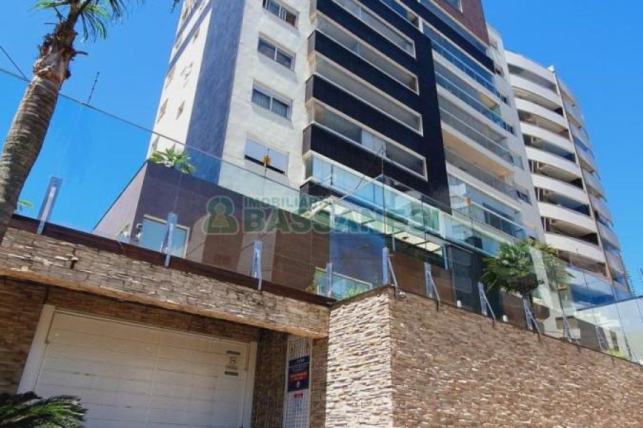 Apartamento com 174m², 3 dormitórios, 2 vagas, no bairro Sanvitto em Caxias do Sul para Comprar