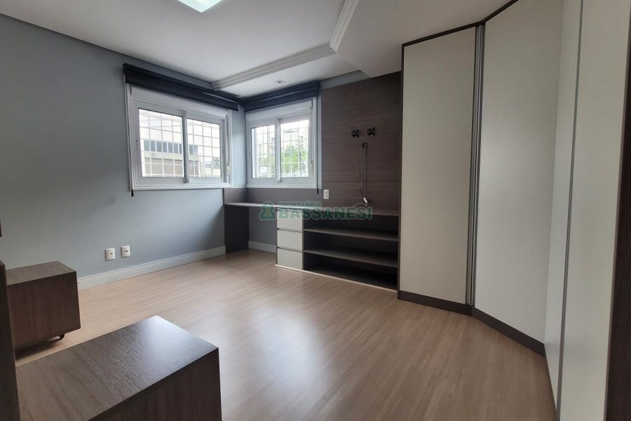 Apartamento com 174m², 3 dormitórios, 2 vagas, no bairro Sanvitto em Caxias do Sul para Comprar