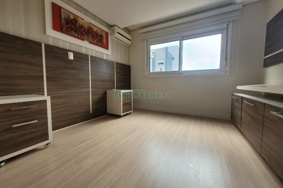 Apartamento com 174m², 3 dormitórios, 2 vagas, no bairro Sanvitto em Caxias do Sul para Comprar