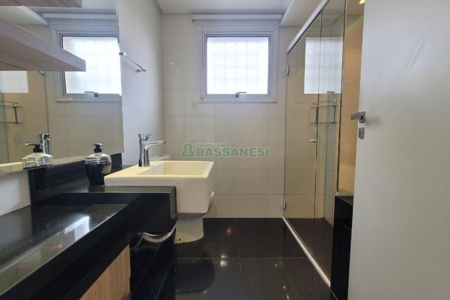 Apartamento com 174m², 3 dormitórios, 2 vagas, no bairro Sanvitto em Caxias do Sul para Comprar