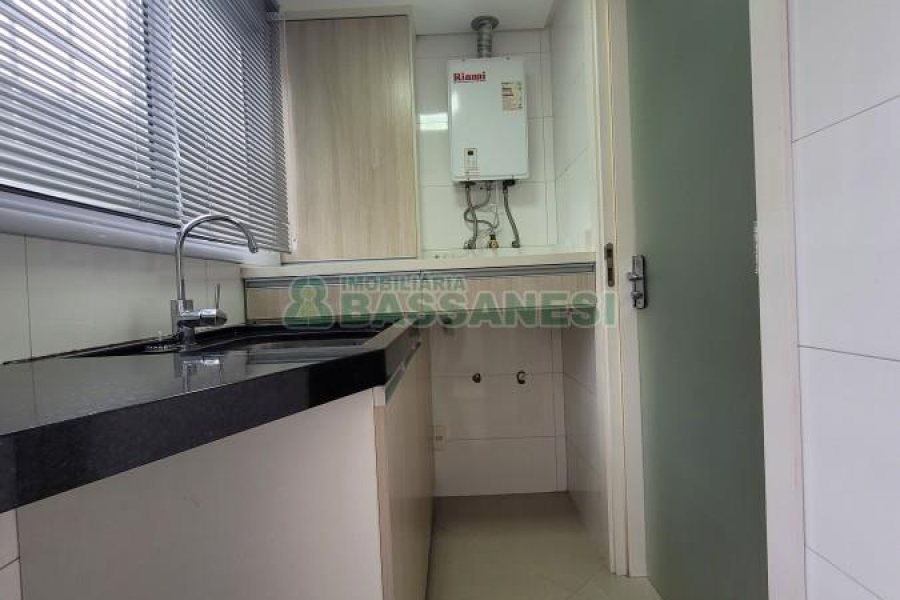Apartamento com 174m², 3 dormitórios, 2 vagas, no bairro Sanvitto em Caxias do Sul para Comprar