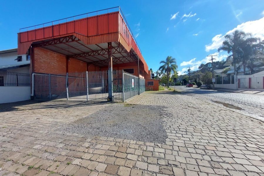 Pavilhão com 361m², no bairro Interlagos em Caxias do Sul para Alugar