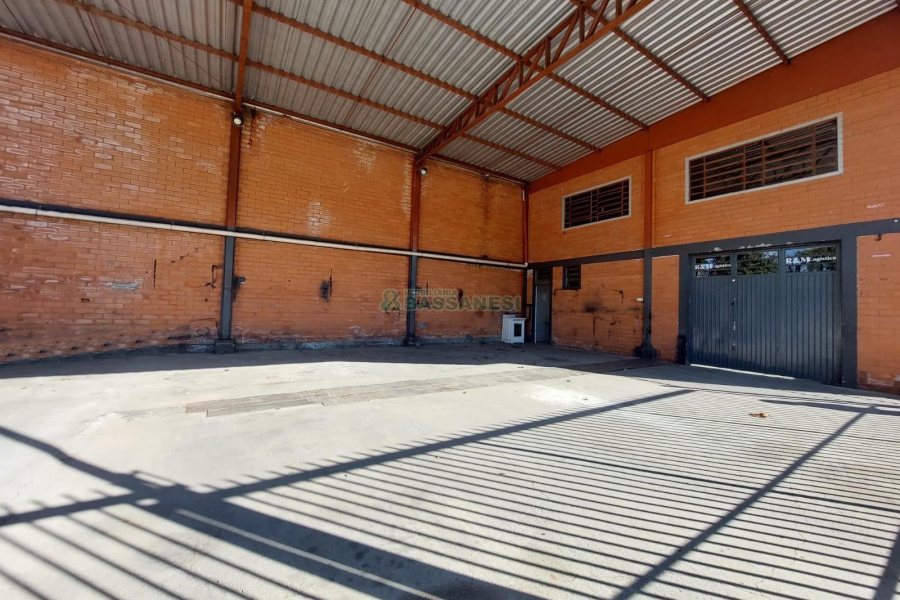 Pavilhão com 361m², no bairro Interlagos em Caxias do Sul para Alugar