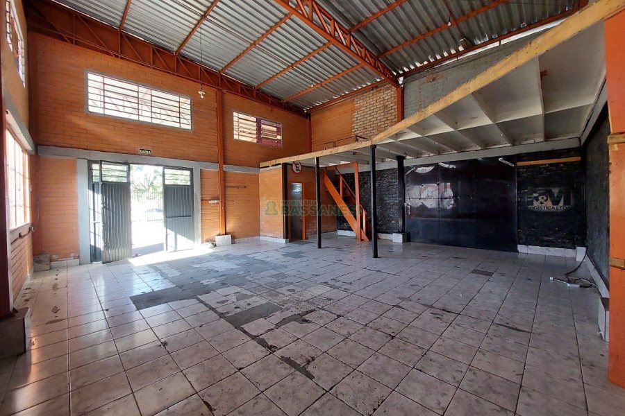 Pavilhão com 361m², no bairro Interlagos em Caxias do Sul para Alugar