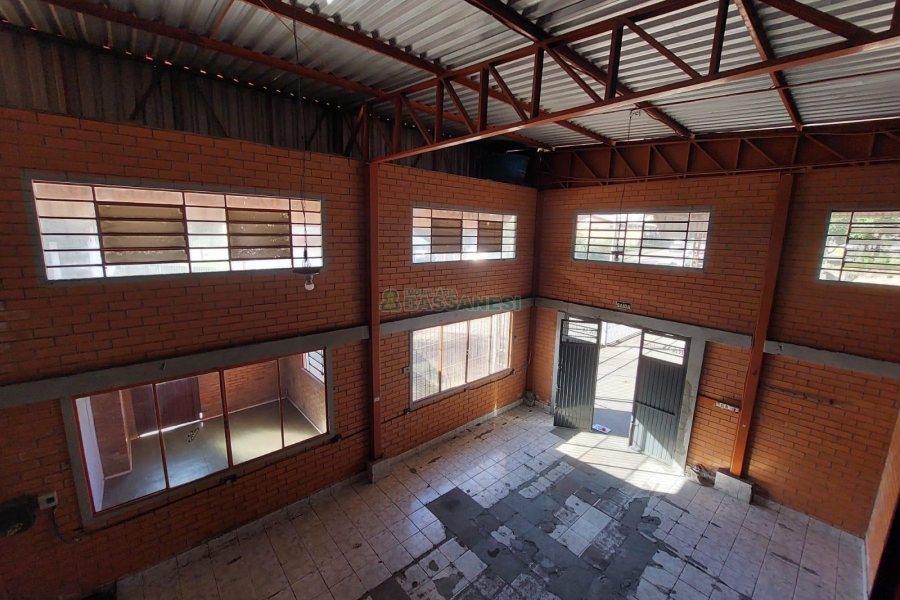 Pavilhão com 361m², no bairro Interlagos em Caxias do Sul para Alugar