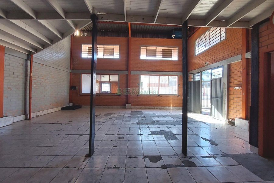Pavilhão com 361m², no bairro Interlagos em Caxias do Sul para Alugar