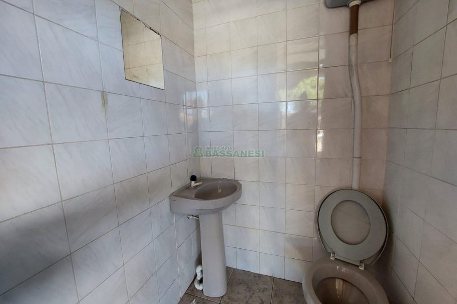 Pavilhão com 361m², no bairro Interlagos em Caxias do Sul para Alugar