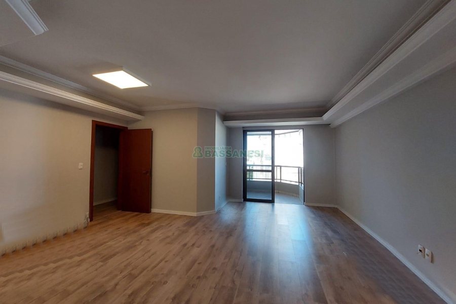 Apartamento com 107m², 2 dormitórios, 1 vaga, no bairro São Pelegrino em Caxias do Sul para Alugar