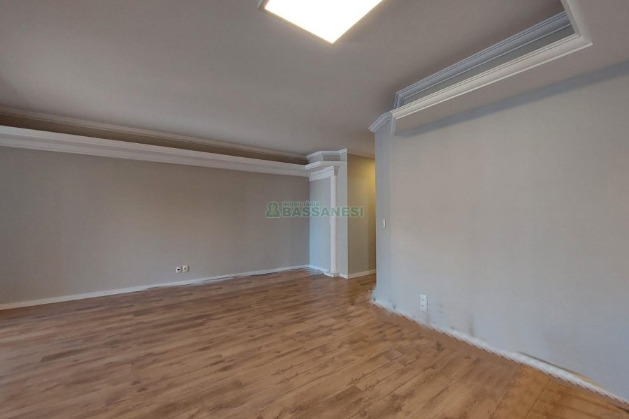 Apartamento com 107m², 2 dormitórios, 1 vaga, no bairro São Pelegrino em Caxias do Sul para Alugar