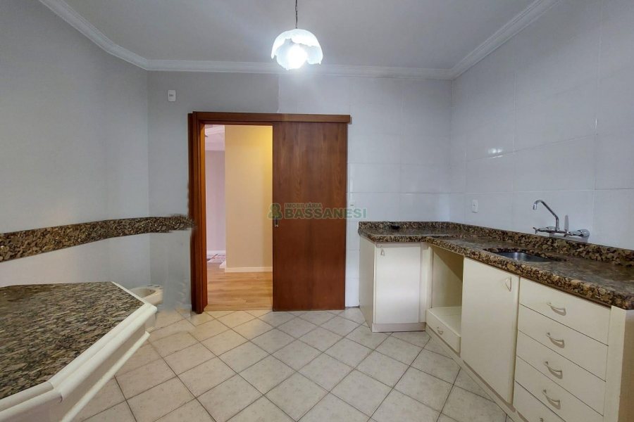 Apartamento com 107m², 2 dormitórios, 1 vaga, no bairro São Pelegrino em Caxias do Sul para Alugar
