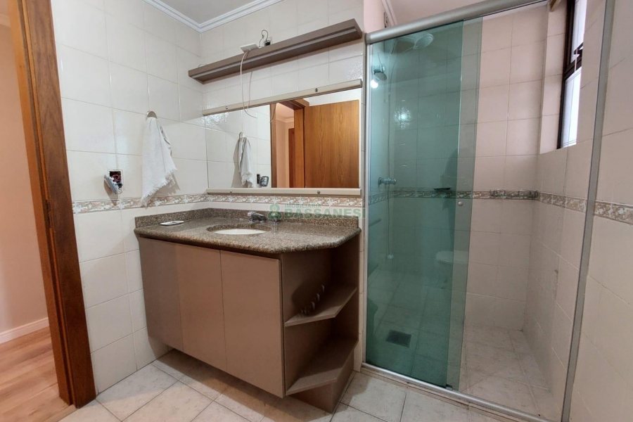 Apartamento com 107m², 2 dormitórios, 1 vaga, no bairro São Pelegrino em Caxias do Sul para Alugar