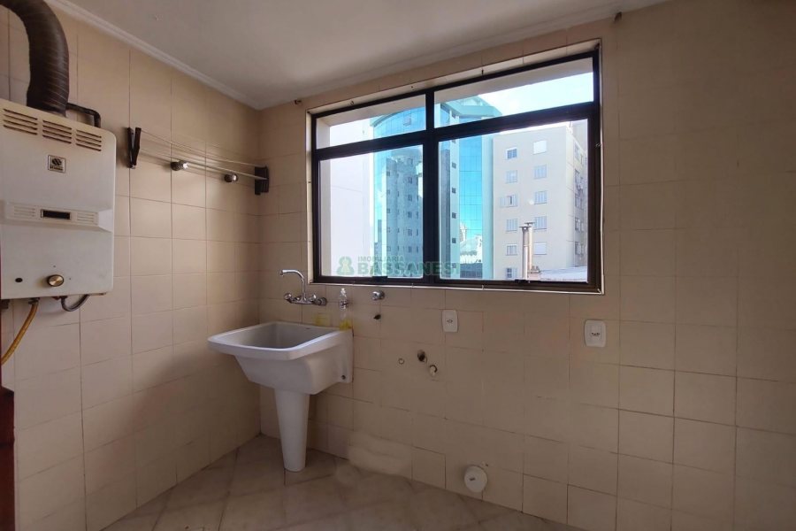 Apartamento com 107m², 2 dormitórios, 1 vaga, no bairro São Pelegrino em Caxias do Sul para Alugar