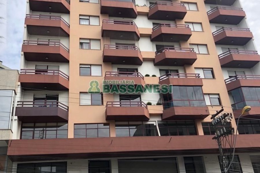 Apto Mobiliado com 147m², 3 dormitórios, no bairro Centro em Caxias do Sul para Alugar