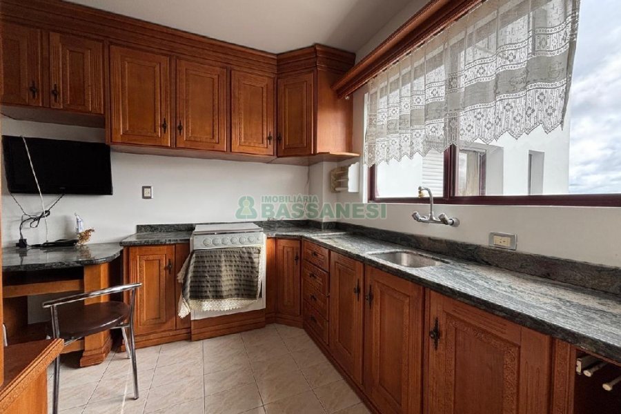 Apto Mobiliado com 147m², 3 dormitórios, no bairro Centro em Caxias do Sul para Alugar