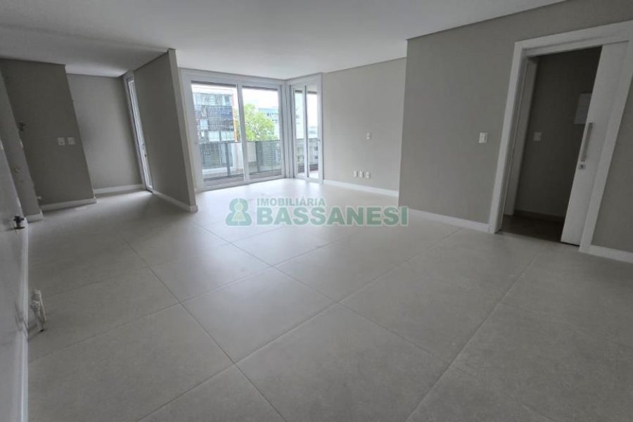 Apartamento com 106m², 3 dormitórios, 2 vagas, no bairro São Pelegrino em Caxias do Sul para Comprar