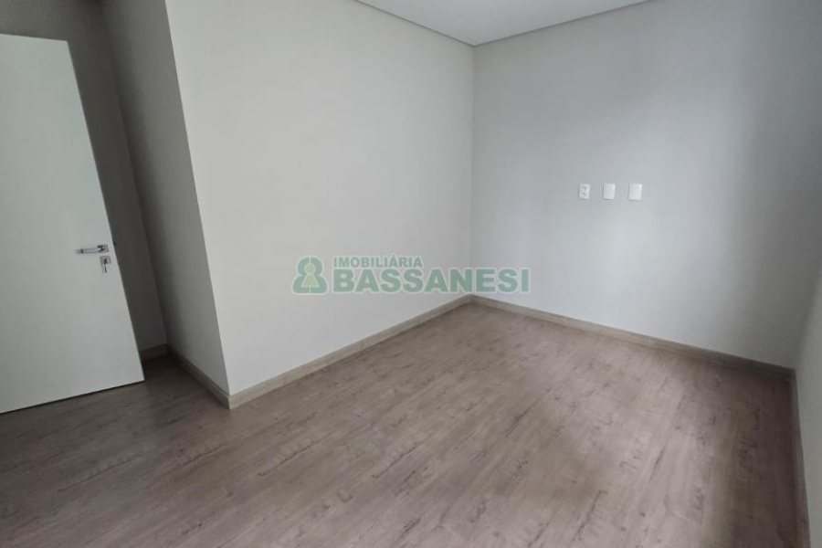 Apartamento com 106m², 3 dormitórios, 2 vagas, no bairro São Pelegrino em Caxias do Sul para Comprar
