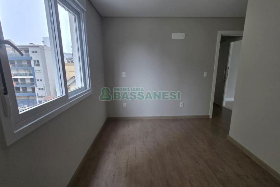 Apartamento com 106m², 3 dormitórios, 2 vagas, no bairro São Pelegrino em Caxias do Sul para Comprar