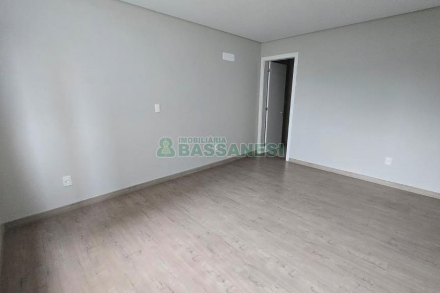Apartamento com 106m², 3 dormitórios, 2 vagas, no bairro São Pelegrino em Caxias do Sul para Comprar