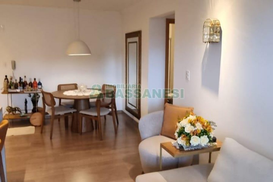 Apartamento com 85m², 3 dormitórios, 2 vagas, no bairro Centro em Caxias do Sul para Comprar
