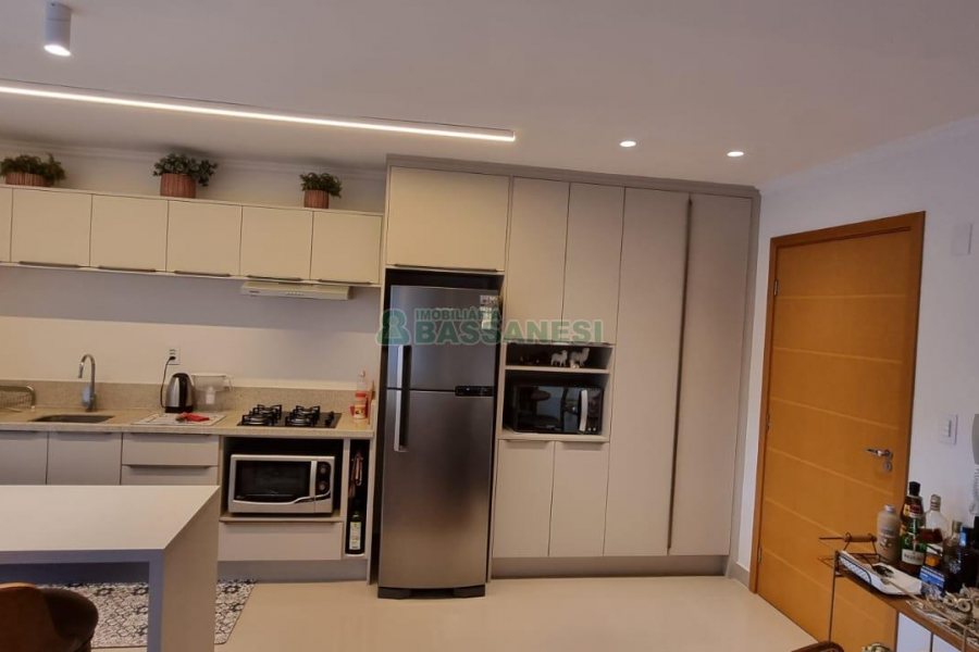 Apartamento com 85m², 3 dormitórios, 2 vagas, no bairro Centro em Caxias do Sul para Comprar