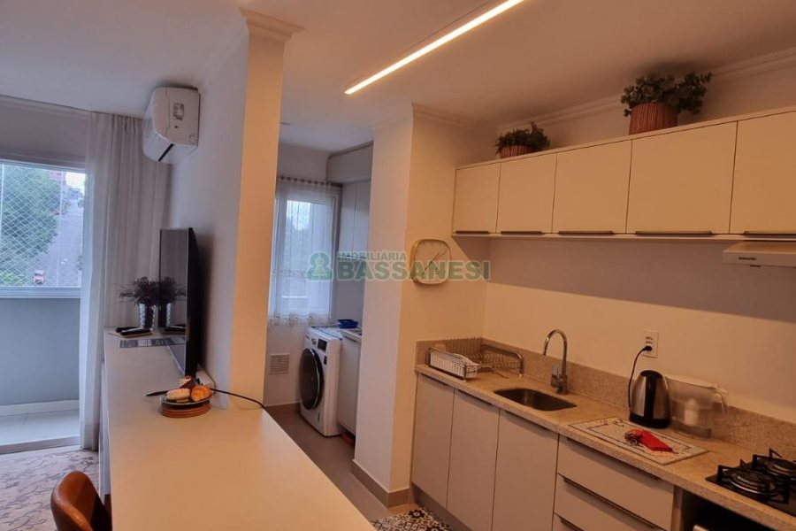 Apartamento com 85m², 3 dormitórios, 2 vagas, no bairro Centro em Caxias do Sul para Comprar