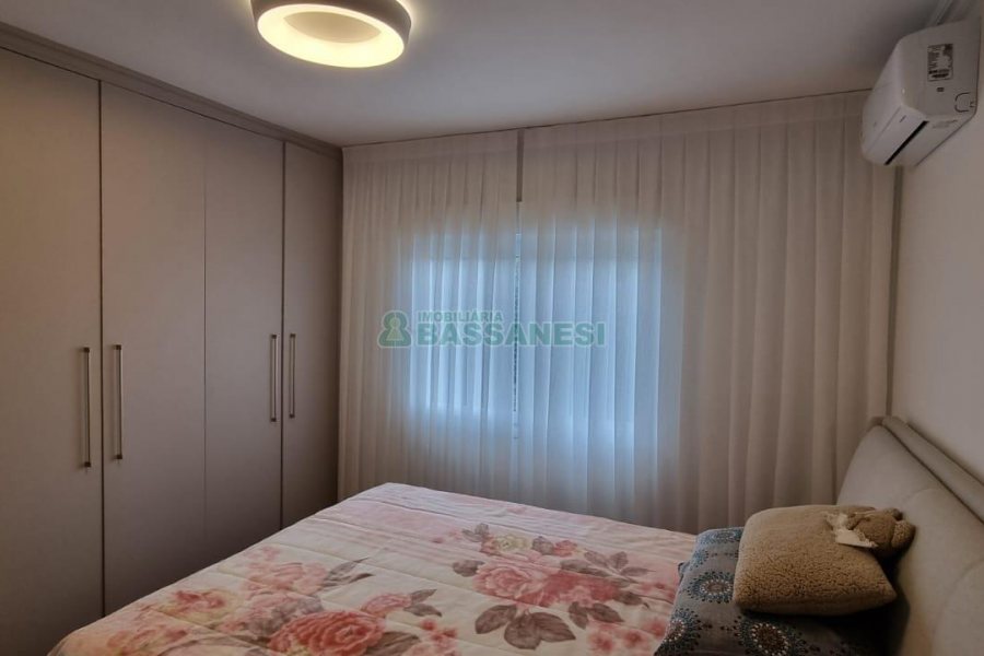Apartamento com 85m², 3 dormitórios, 2 vagas, no bairro Centro em Caxias do Sul para Comprar