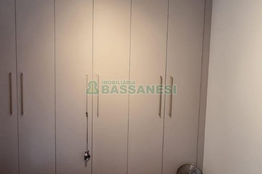 Apartamento com 85m², 3 dormitórios, 2 vagas, no bairro Centro em Caxias do Sul para Comprar