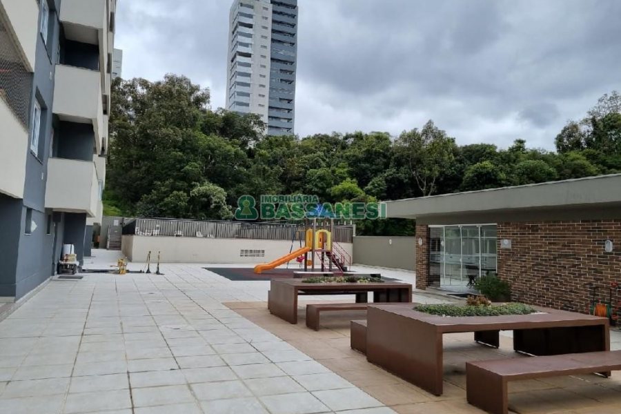 Apartamento com 85m², 3 dormitórios, 2 vagas, no bairro Centro em Caxias do Sul para Comprar