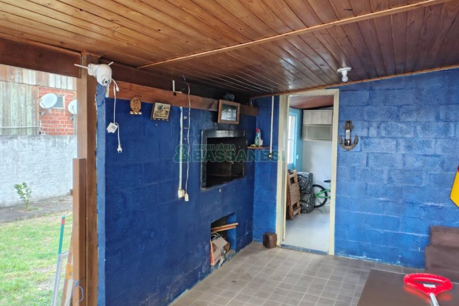 Casa com 144m², 2 dormitórios, 1 vaga, no bairro Diamantino em Caxias do Sul para Comprar
