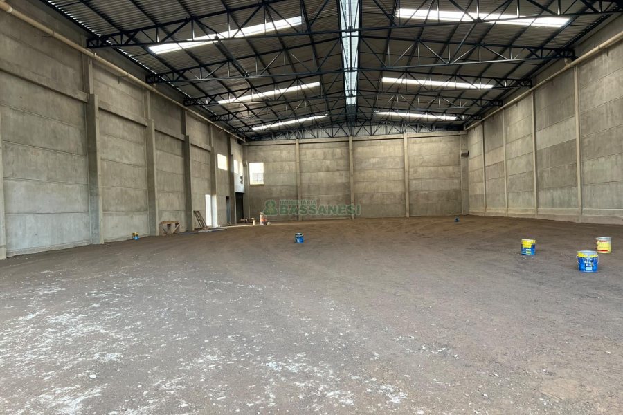 Pavilhão com 1400m², no bairro Jardim das Hortências em Caxias do Sul para Alugar