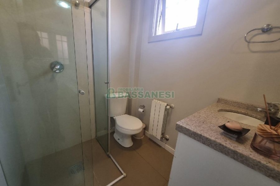 Casa Mobiliada com 440m², 3 dormitórios, 3 vagas, no bairro Jardelino Ramos em Caxias do Sul para Alugar