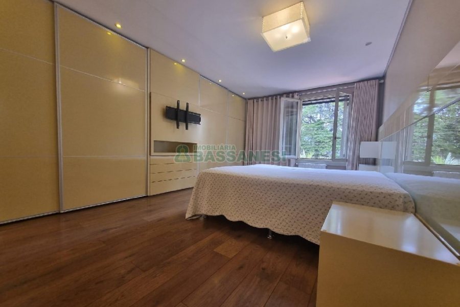 Casa Mobiliada com 440m², 3 dormitórios, 3 vagas, no bairro Jardelino Ramos em Caxias do Sul para Alugar