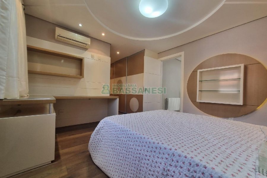 Casa Mobiliada com 440m², 3 dormitórios, 3 vagas, no bairro Jardelino Ramos em Caxias do Sul para Alugar