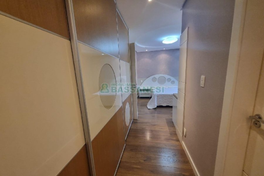 Casa Mobiliada com 440m², 3 dormitórios, 3 vagas, no bairro Jardelino Ramos em Caxias do Sul para Alugar