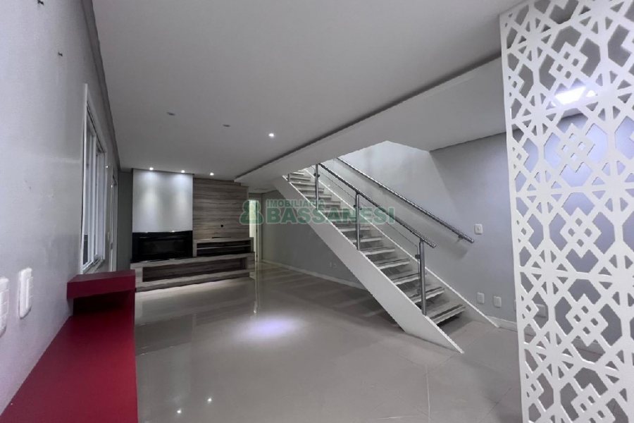 Apartamento com 197m², 3 dormitórios, 2 vagas, no bairro Universitário em Caxias do Sul para Alugar