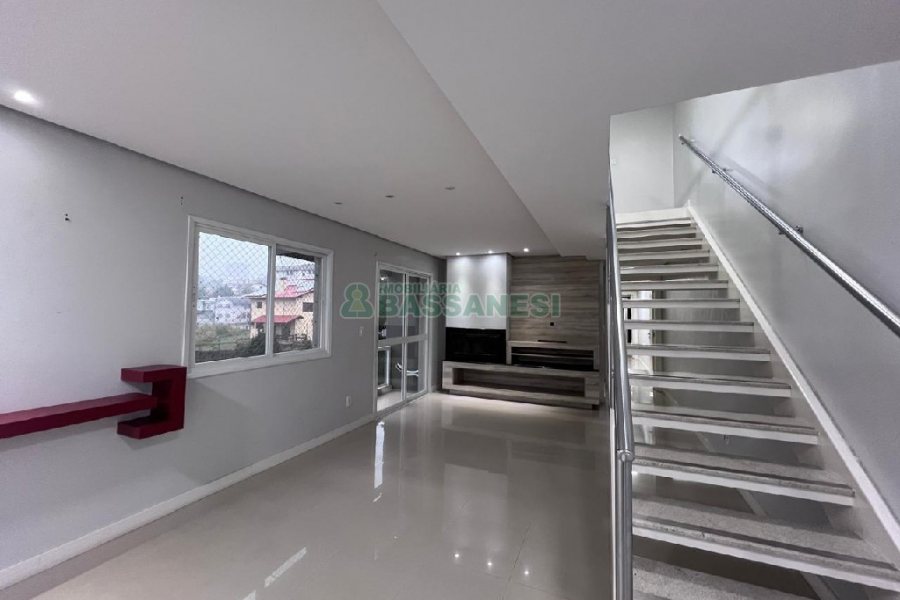 Apartamento com 197m², 3 dormitórios, 2 vagas, no bairro Universitário em Caxias do Sul para Alugar