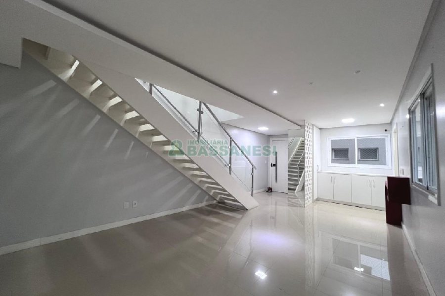 Apartamento com 197m², 3 dormitórios, 2 vagas, no bairro Universitário em Caxias do Sul para Alugar