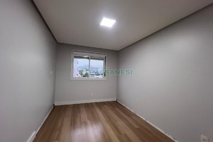 Apartamento com 197m², 3 dormitórios, 2 vagas, no bairro Universitário em Caxias do Sul para Alugar
